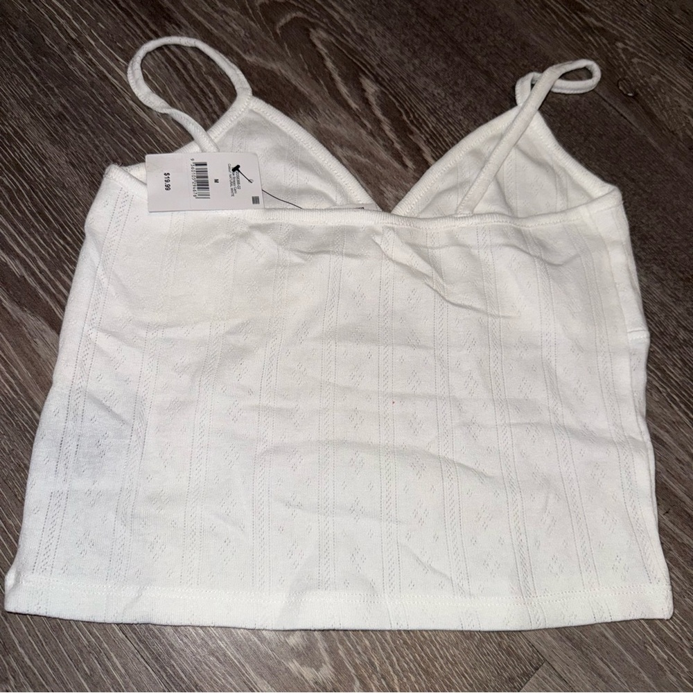 White & White with Red Floral Cropped Tank Tops - Cotton On Size M - Picture 3 of 5